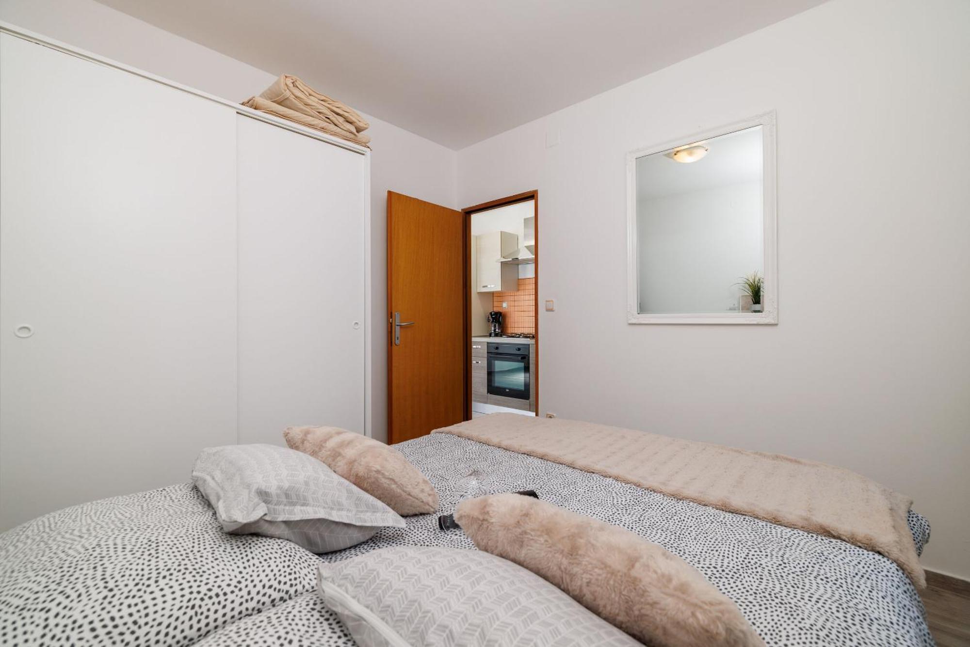 Apartments Luna ซริกเวนิซา ภายนอก รูปภาพ