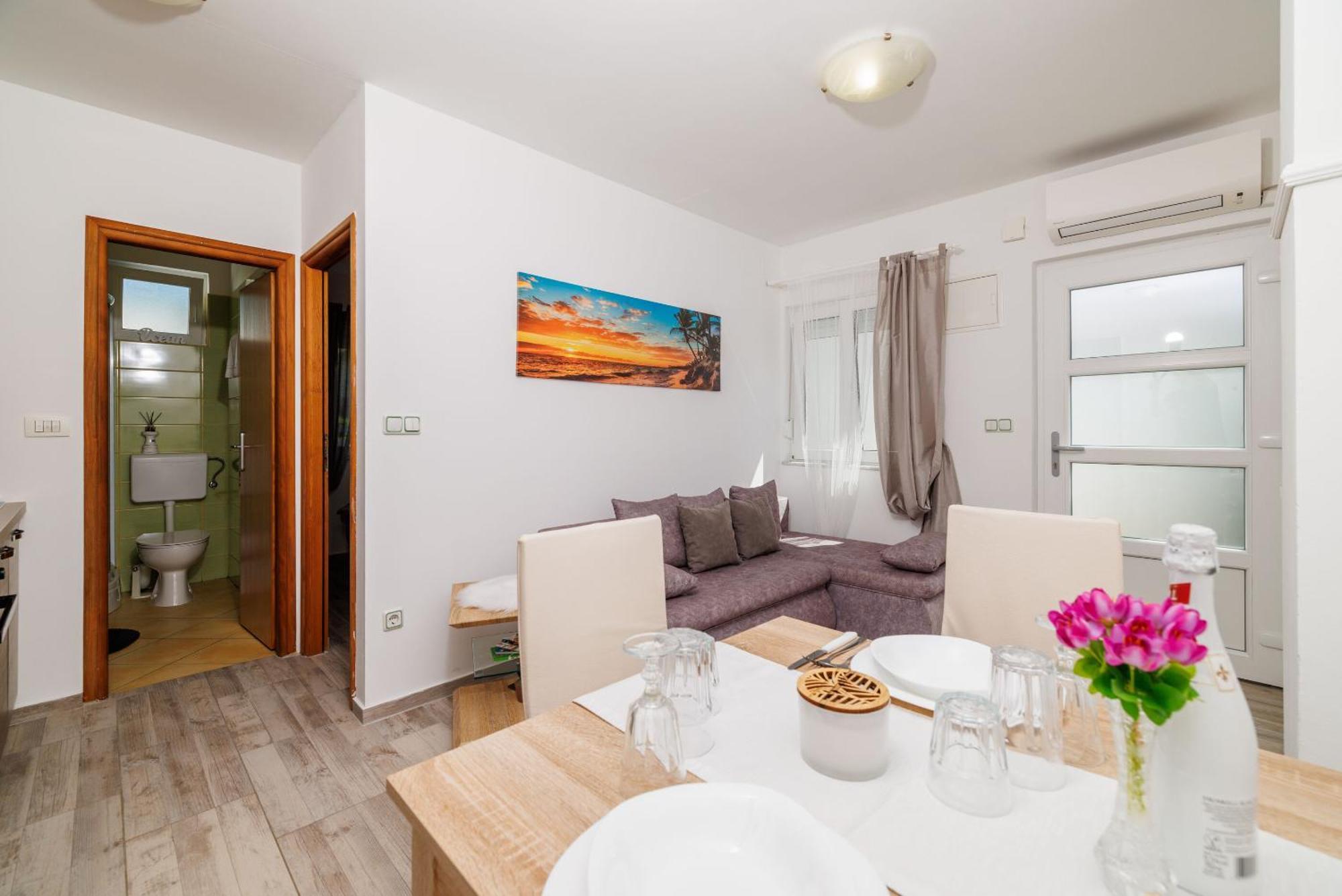Apartments Luna ซริกเวนิซา ภายนอก รูปภาพ