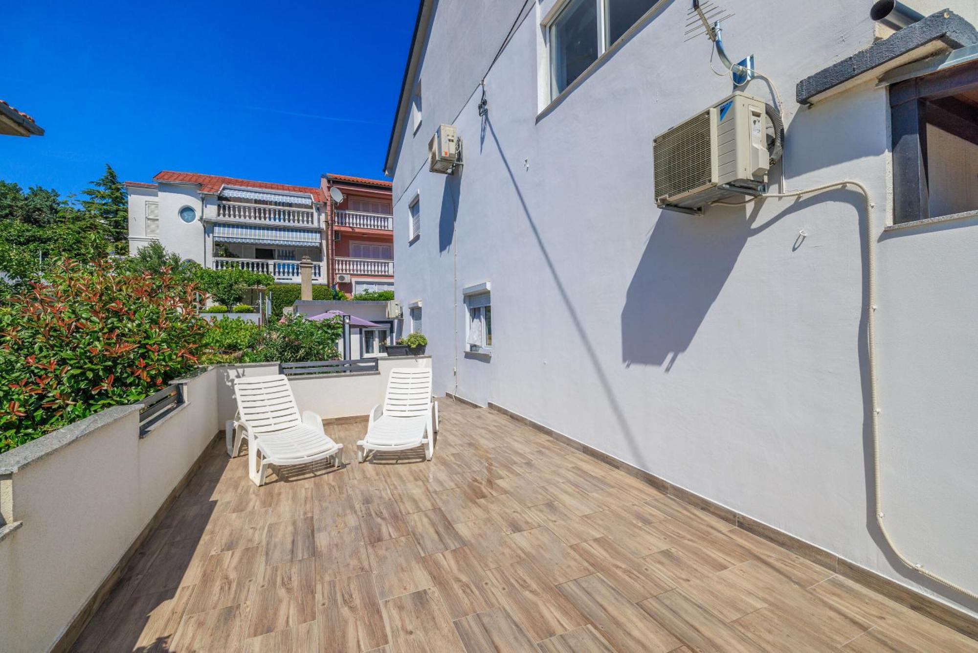 Apartments Luna ซริกเวนิซา ภายนอก รูปภาพ